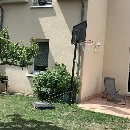 Grande Maison Lumineuse-quartier Gazonfier-6 Personnes Feriehus *