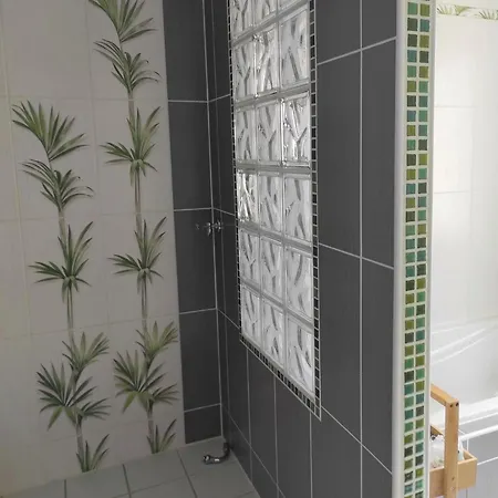 Grande Maison Lumineuse-quartier Gazonfier-6 Personnes