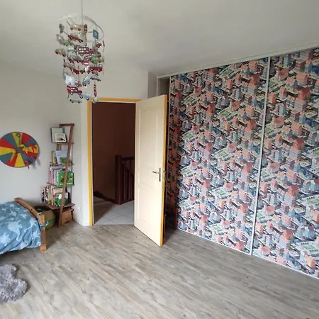 Feriehus Grande Maison Lumineuse-quartier Gazonfier-6 Personnes *